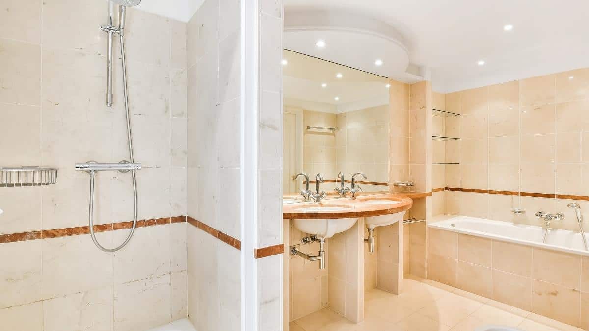 bathroom_interior
